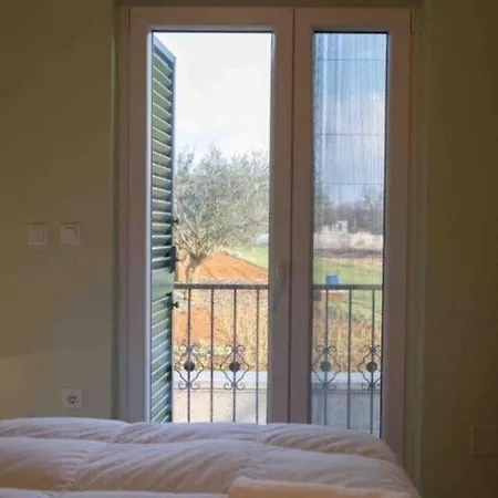 House Isabell Zaton