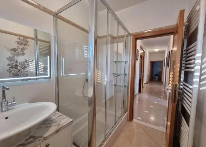بيت للعطل House Isabell زاتون